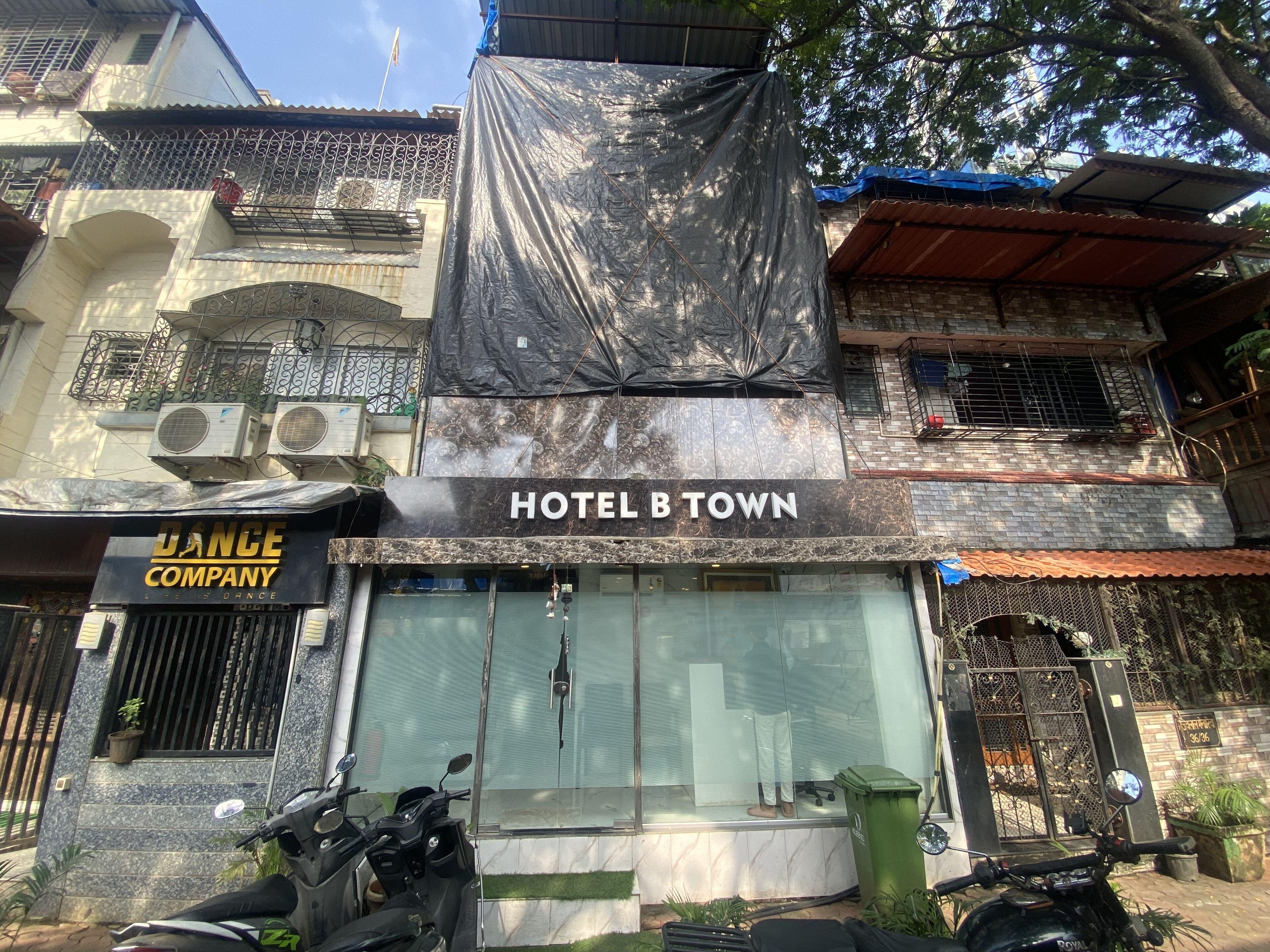 The B Town Hotel - Mumbai — Photos 1